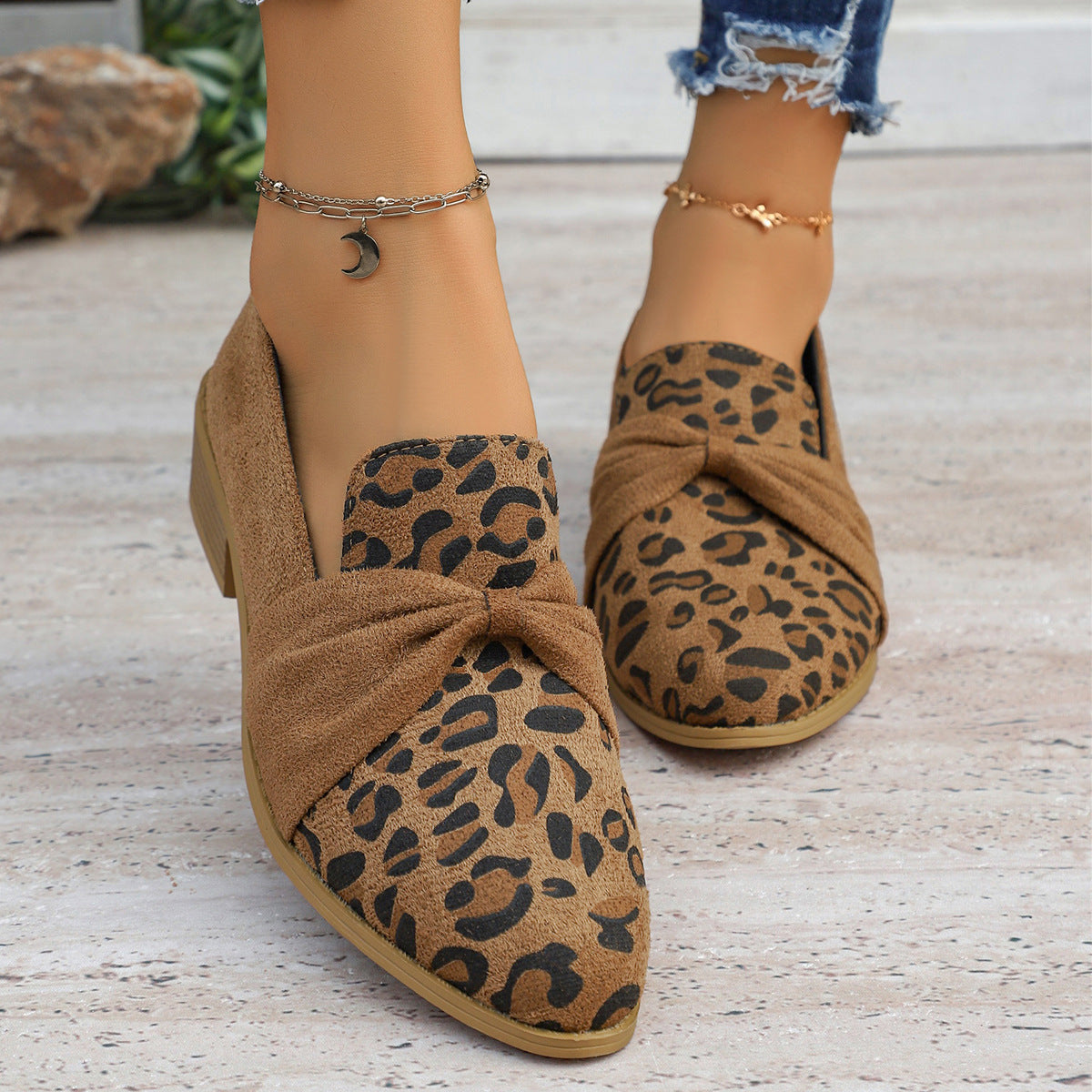 Women’s Chunky Heel Pumps with Metal Chain